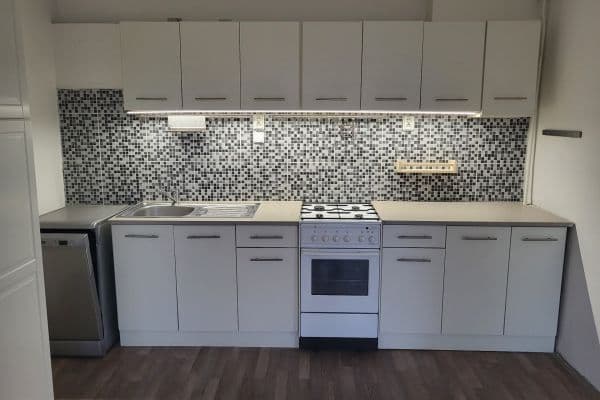 Prenájom bytu 2-izbový 48 m², Lucemburská, Praha Prenájom bytu 2-izbový 48 m², Lucemburská, Praha