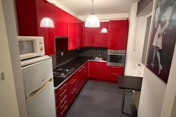 Prenájom bytu 2-izbový 55 m², Podolská, Praha Prenájom bytu 2-izbový 55 m², Podolská, Praha
