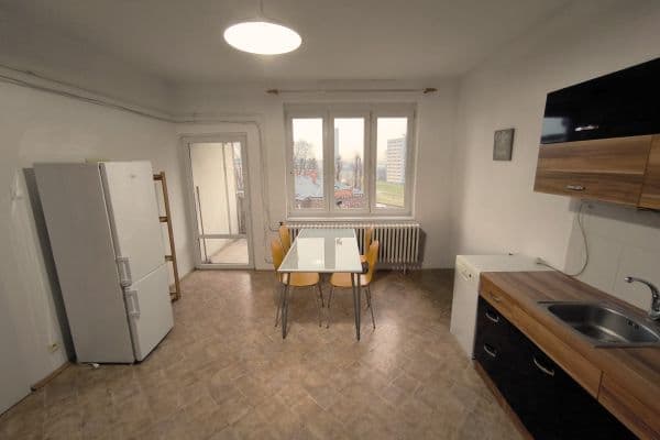Prenájom bytu 2-izbový 76 m², Dukelská, Olomouc Prenájom bytu 2-izbový 76 m², Dukelská, Olomouc
