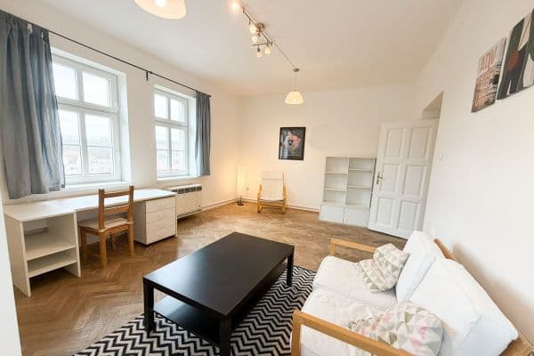 Prenájom bytu 2-izbový 60 m², U Okrouhlíku, Praha Prenájom bytu 2-izbový 60 m², U Okrouhlíku, Praha