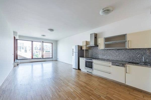 Prenájom bytu 2-izbový 73 m², Rohanské nábřeží, Praha Prenájom bytu 2-izbový 73 m², Rohanské nábřeží, Praha