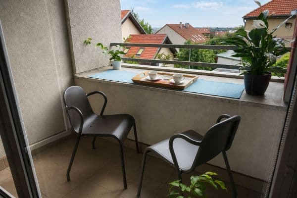 Prenájom bytu 2-izbový 74 m², Nad Šestikopy, Praha Prenájom bytu 2-izbový 74 m², Nad Šestikopy, Praha