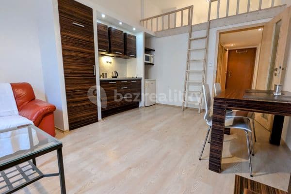 Prenájom bytu 1-izbový 36 m², Špitálská, Prenájom bytu 1-izbový 36 m², Špitálská,
