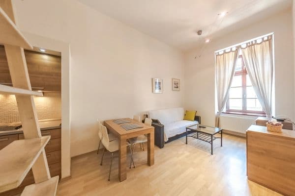 Prenájom bytu 2-izbový 46 m², Špitálská, Hradec Králové, Královéhradecký kraj Prenájom bytu 2-izbový 46 m², Špitálská, Hradec Králové, Královéhradecký kraj