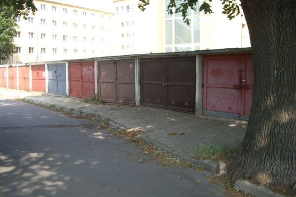 Prenájom garáže 20 m², Sazenice, Prenájom garáže 20 m², Sazenice,