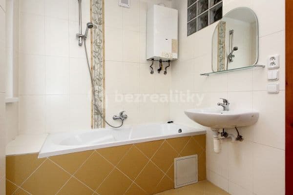 Prenájom bytu 1-izbový 35 m², V Holešovičkách, Praha Prenájom bytu 1-izbový 35 m², V Holešovičkách, Praha