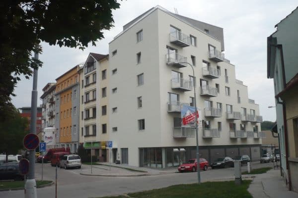 Prenájom bytu 1-izbový 40 m², Rostislavovo náměstí, Brno, Jihomoravský kraj Prenájom bytu 1-izbový 40 m², Rostislavovo náměstí, Brno, Jihomoravský kraj