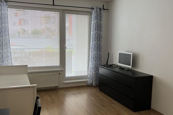 Prenájom bytu 1-izbový 30 m², Sazovicka, Prenájom bytu 1-izbový 30 m², Sazovicka,