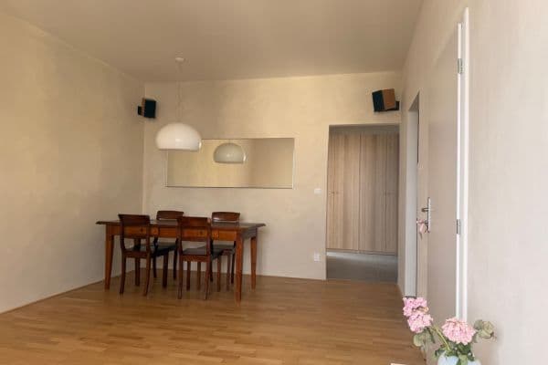 Prenájom bytu 2-izbový 55 m², Zdaru, Praha Prenájom bytu 2-izbový 55 m², Zdaru, Praha