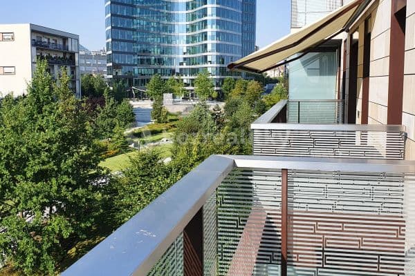 Prenájom bytu 4-izbový 110 m², Baarova, Praha Prenájom bytu 4-izbový 110 m², Baarova, Praha
