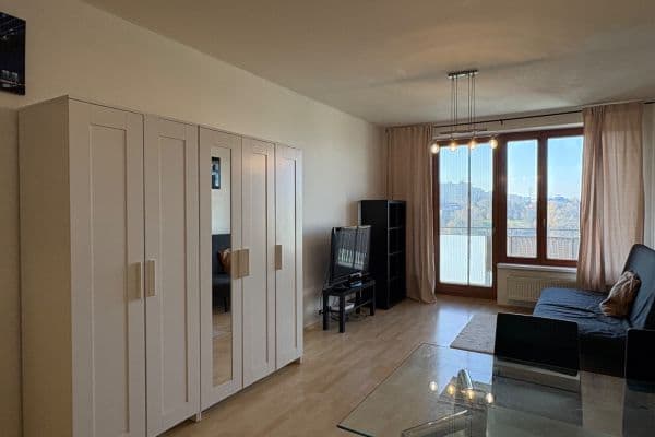Prenájom bytu 1-izbový 44 m², Athénská, Prague Prenájom bytu 1-izbový 44 m², Athénská, Prague