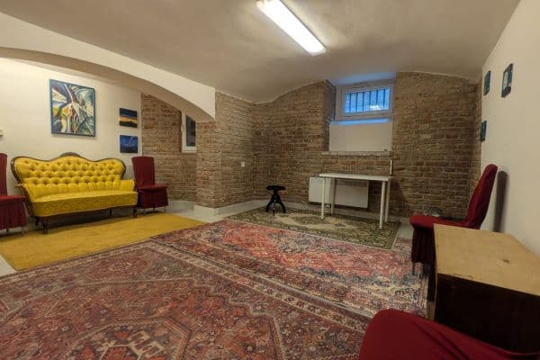 Prenájom nebytového priestoru 30 m², Malířská, Praha Prenájom nebytového priestoru 30 m², Malířská, Praha