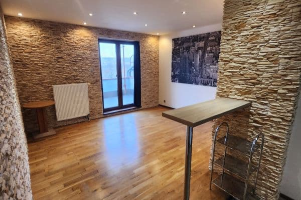 Prenájom bytu Garsoniéra 36 m², Podolská, Praha Prenájom bytu Garsoniéra 36 m², Podolská, Praha
