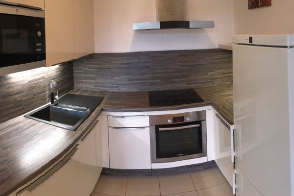 Prenájom bytu 3-izbový 76 m², Jana Přibíka, Praha Prenájom bytu 3-izbový 76 m², Jana Přibíka, Praha