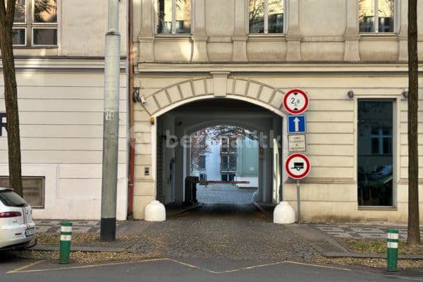 Prenájom garáže 13 m², Korunní, Prenájom garáže 13 m², Korunní,