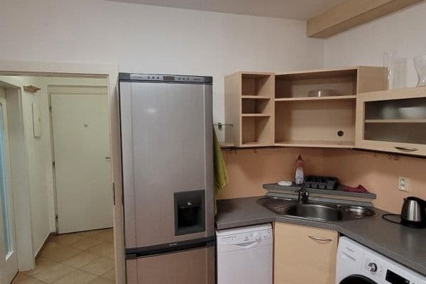 Prenájom bytu 2-izbový 39 m², Švehlova, Šlapanice Prenájom bytu 2-izbový 39 m², Švehlova, Šlapanice