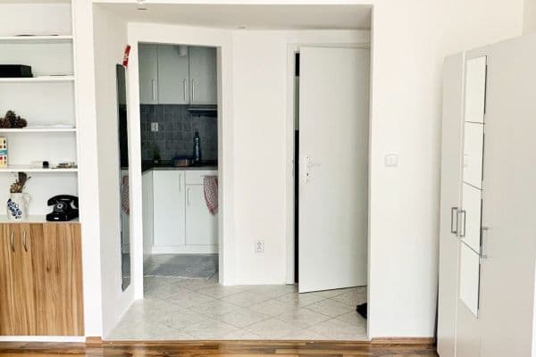 Prenájom bytu 1-izbový 29 m², Na Dionysce, Prenájom bytu 1-izbový 29 m², Na Dionysce,