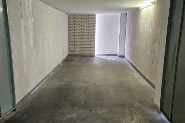 Prenájom garáže 19 m², Frýdlantská, Prenájom garáže 19 m², Frýdlantská,