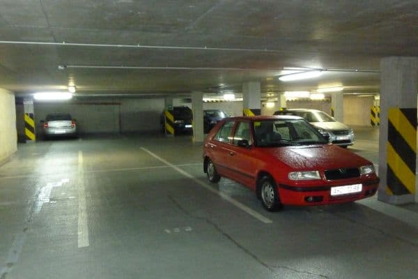 Prenájom garáže 16 m², Ostrovského, Prenájom garáže 16 m², Ostrovského,
