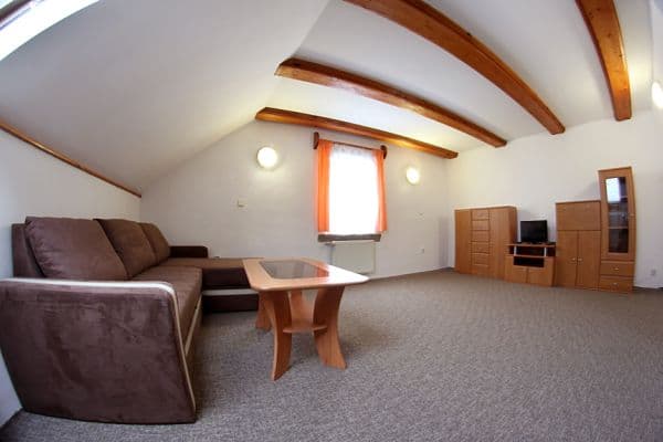 Prenájom bytu 2-izbový 65 m², Jihlava Prenájom bytu 2-izbový 65 m², Jihlava