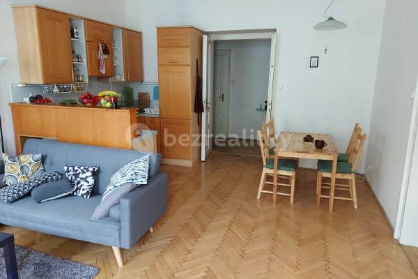 Prenájom bytu 2-izbový 67 m², Žitomírská, Praha Prenájom bytu 2-izbový 67 m², Žitomírská, Praha