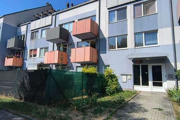 Prenájom bytu 2-izbový 54 m², Herlíkovická, Hlavní město Praha Prenájom bytu 2-izbový 54 m², Herlíkovická, Hlavní město Praha