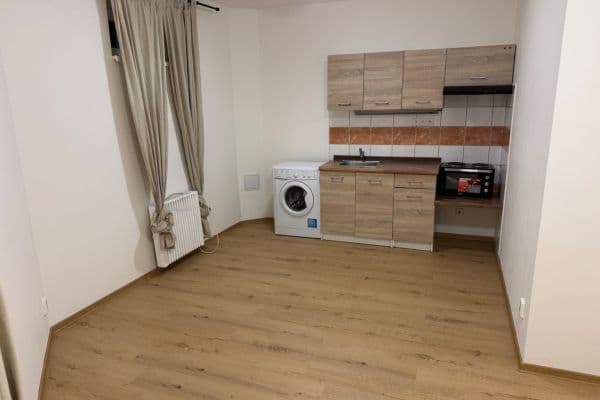 Prenájom bytu Garsoniéra 24 m², Tišnovská, Brno Prenájom bytu Garsoniéra 24 m², Tišnovská, Brno