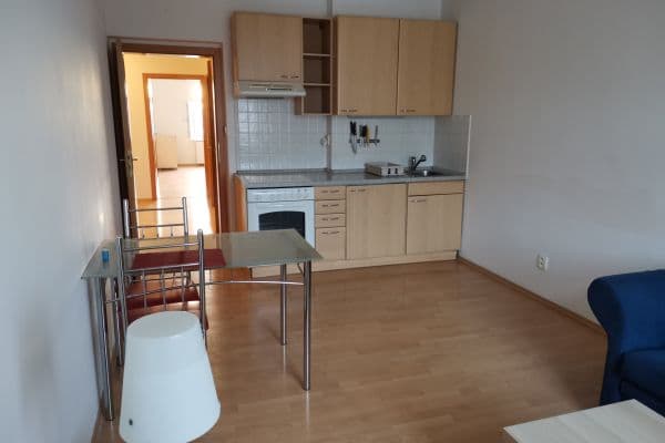 Prenájom bytu 2-izbový 45 m², Na Topolce, Hlavní město Praha Prenájom bytu 2-izbový 45 m², Na Topolce, Hlavní město Praha