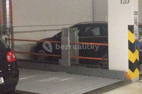 Prenájom garáže 12 m², Poupětova, Praha Prenájom garáže 12 m², Poupětova, Praha