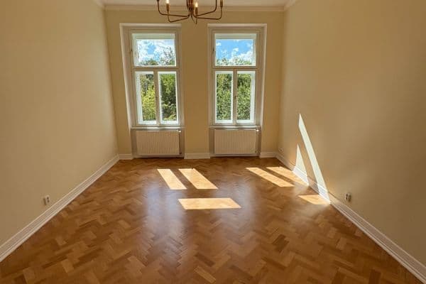 Prenájom bytu 2-izbový 75 m², U Rajské zahrady, Praha Prenájom bytu 2-izbový 75 m², U Rajské zahrady, Praha