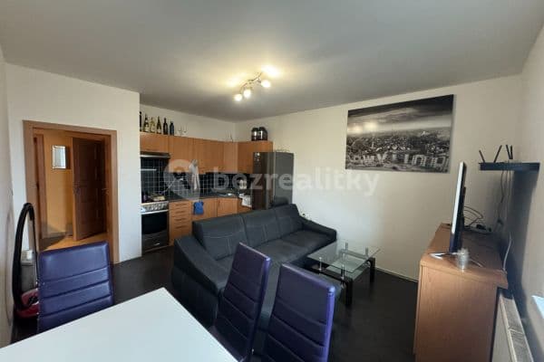 Prenájom bytu 2-izbový 45 m², Dlouhá, Kuřim, Jihomoravský kraj Prenájom bytu 2-izbový 45 m², Dlouhá, Kuřim, Jihomoravský kraj