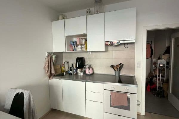 Prenájom bytu Garsoniéra 28 m², Míšovická, Praha-Zličín Prenájom bytu Garsoniéra 28 m², Míšovická, Praha-Zličín