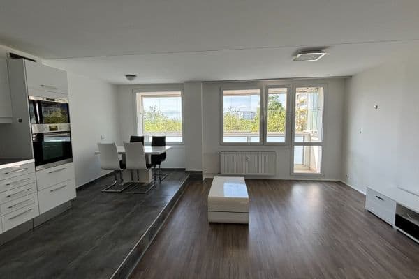 Prenájom bytu 3-izbový 72 m², Kálikova, Praha 13 Prenájom bytu 3-izbový 72 m², Kálikova, Praha 13