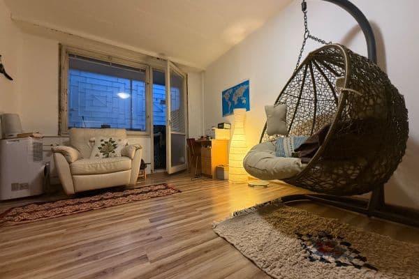 Prenájom bytu 2-izbový 42 m², Jablonecká, Praha Prenájom bytu 2-izbový 42 m², Jablonecká, Praha