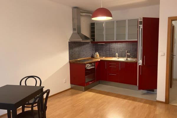 Prenájom bytu 2-izbový 47 m², Karla Kryla, Praha Prenájom bytu 2-izbový 47 m², Karla Kryla, Praha