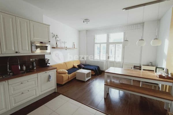 Prenájom bytu 3-izbový 80 m², Nedvědovo náměstí, Praha, Praha