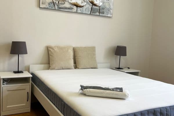 Prenájom bytu 2-izbový 72 m², Muchova, Praha Prenájom bytu 2-izbový 72 m², Muchova, Praha