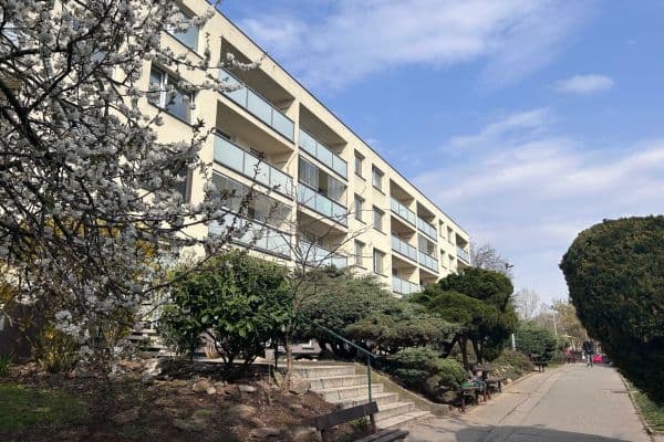 Prenájom bytu 4-izbový 87 m², K Rovinám, Praha 5 Prenájom bytu 4-izbový 87 m², K Rovinám, Praha 5