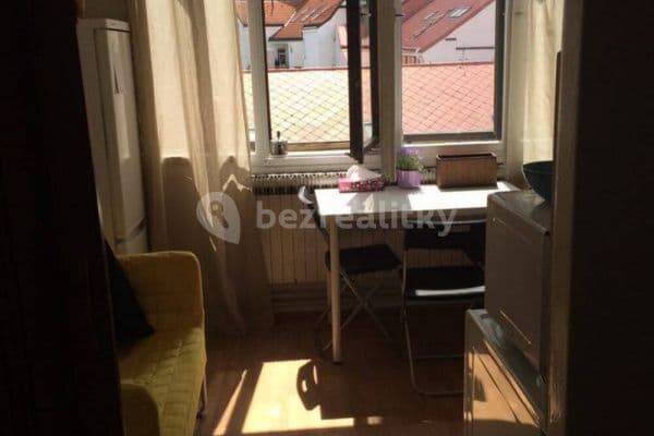Prenájom bytu 2-izbový 38 m², Nuselská, Praha Prenájom bytu 2-izbový 38 m², Nuselská, Praha