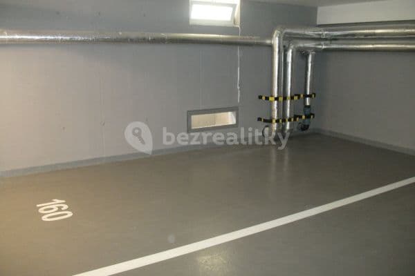 Prenájom garáže 18 m², Jurkovičova, Praha Prenájom garáže 18 m², Jurkovičova, Praha
