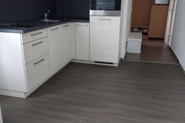 Prenájom bytu 1-izbový 40 m², Kvítková, Zlín, Zlínský kraj Prenájom bytu 1-izbový 40 m², Kvítková, Zlín, Zlínský kraj