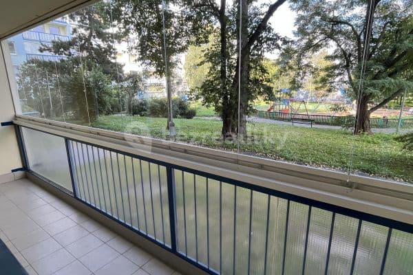 Prenájom bytu 3-izbový 56 m², Borošova, Praha 11 Prenájom bytu 3-izbový 56 m², Borošova, Praha 11