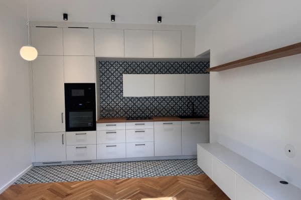 Prenájom bytu 2-izbový 45 m², Nemocniční, Praha 9 Prenájom bytu 2-izbový 45 m², Nemocniční, Praha 9