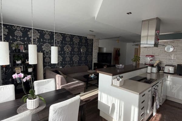 Prenájom bytu 4-izbový 98 m², Fantova, Praha Prenájom bytu 4-izbový 98 m², Fantova, Praha