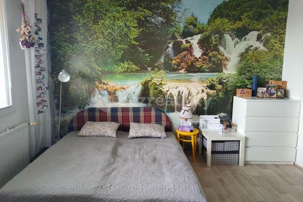 Prenájom bytu Garsoniéra 35 m², Dobevská, Praha Prenájom bytu Garsoniéra 35 m², Dobevská, Praha