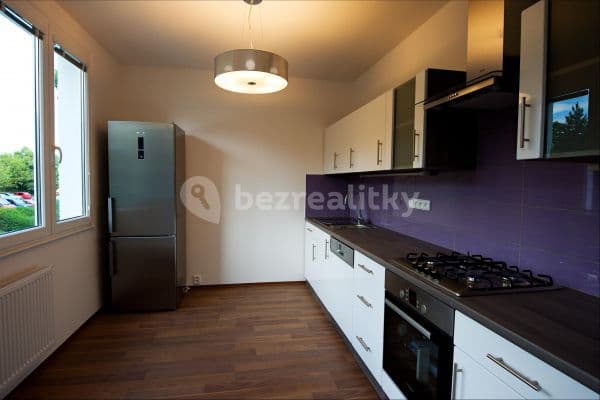 Prenájom bytu 2-izbový 67 m², Zárubova, Praha Prenájom bytu 2-izbový 67 m², Zárubova, Praha