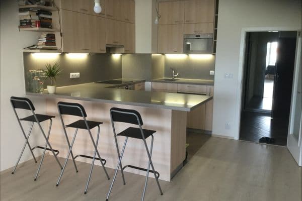 Prenájom bytu 2-izbový 60 m², Sazovická, Praha Prenájom bytu 2-izbový 60 m², Sazovická, Praha