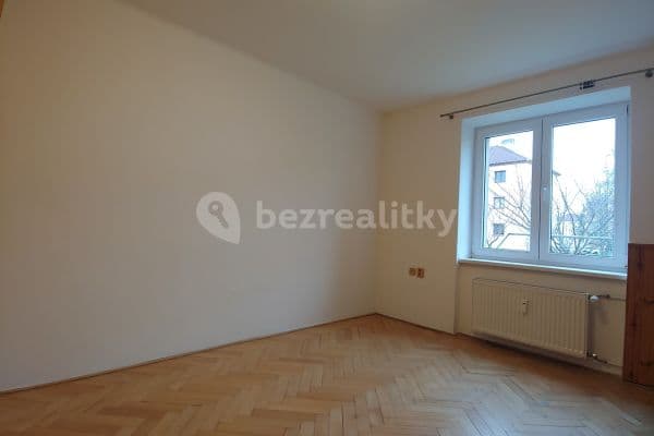 Prenájom bytu 1-izbový 30 m², Na Okrouhlíku, Pardubice III