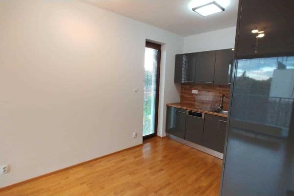 Prenájom bytu 2-izbový 54 m², Učňovská, Praha Prenájom bytu 2-izbový 54 m², Učňovská, Praha
