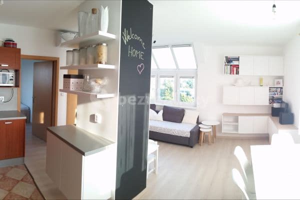 Prenájom bytu 3-izbový 65 m², Běloruská, Prenájom bytu 3-izbový 65 m², Běloruská,